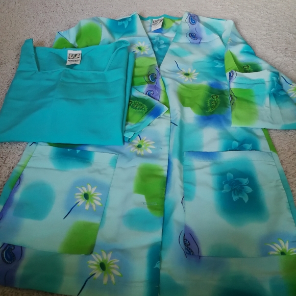 Women's scrub top and jacket - Picture 4 of 4